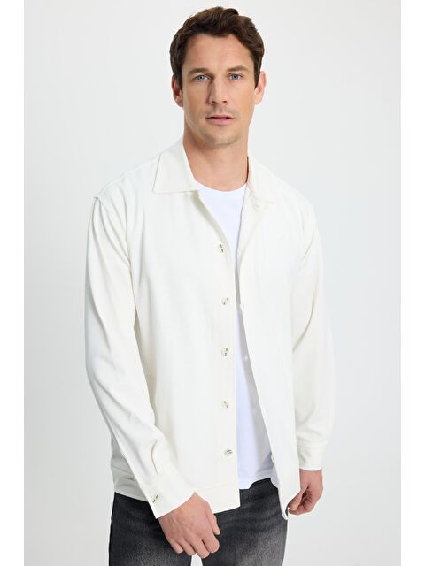 TUDORS Erkek Relax Fit Rahat Kesim Düğmeli Yandan Cepli Örme Beyaz Ceket Gömlek - S000493649-20063