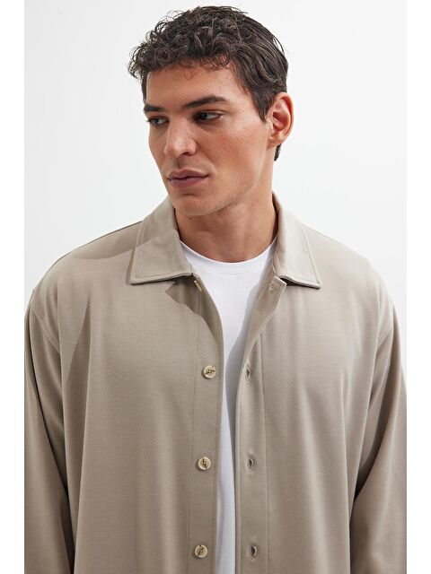 TUDORS Erkek Relax Fit Rahat Kesim Düğmeli Yandan Cepli Örme Bej Ceket Gömlek - S000493651-19928