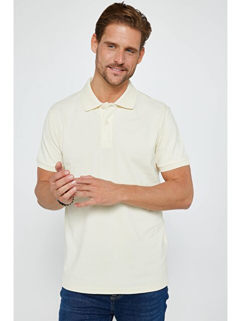 TUDORS Erkek Slim Fit Dar Kesim %100 Pamuk Düz Pike Krem Polo Yaka Tişört
