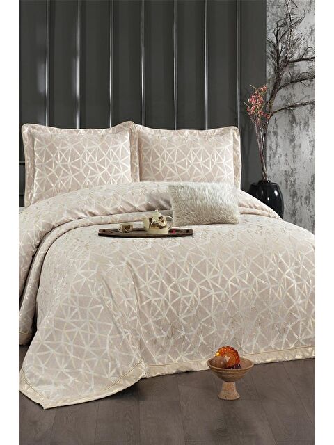 Çeyiz Diyarı Eliz Şönil Çift Kişilik Yatak Örtüsü 260x260 cm Gold