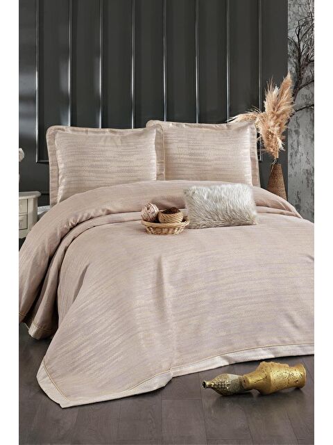 Çeyiz Diyarı Alina Şönil Çift Kişilik Yatak Örtüsü 260x260 cm Gold