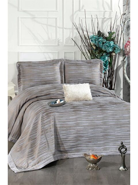 Çeyiz Diyarı Alina Şönil Çift Kişilik Yatak Örtüsü 260x260 cm Gri