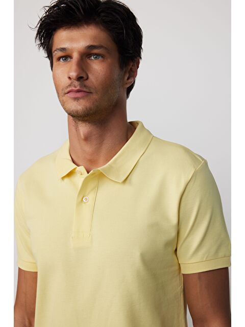 TUDORS Erkek Slim Fit Dar Kesim %100 Pamuk Düz Pike Sarı Polo Yaka Tişört