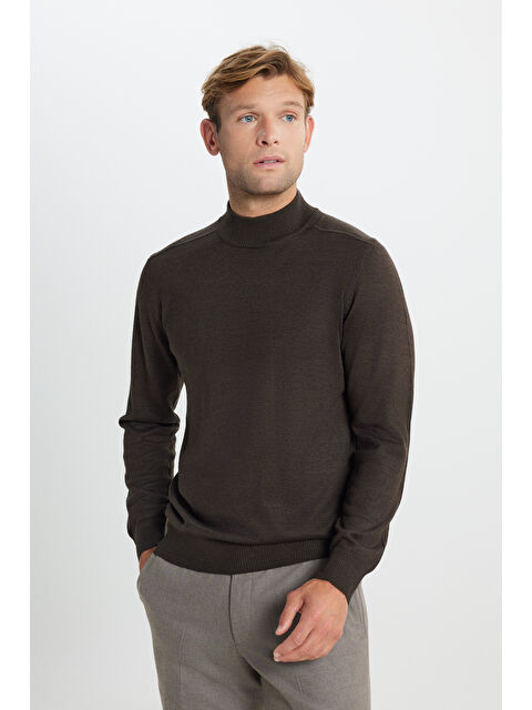 Altınyıldız Classics Erkek Kahverengi Yünlü Sıcak Tutan Standart Fit Normal Kesim Yarım Balıkçı Yaka Triko Kazak - S000402456-19413