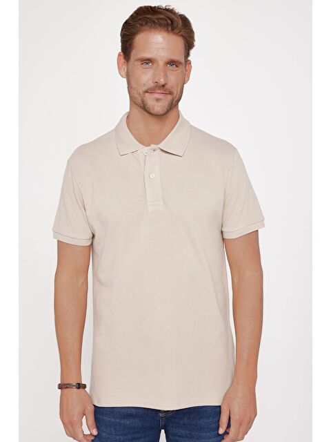 TUDORS Erkek Slim Fit Dar Kesim %100 Pamuk Düz Pike Taş Rengi Polo Yaka Tişört