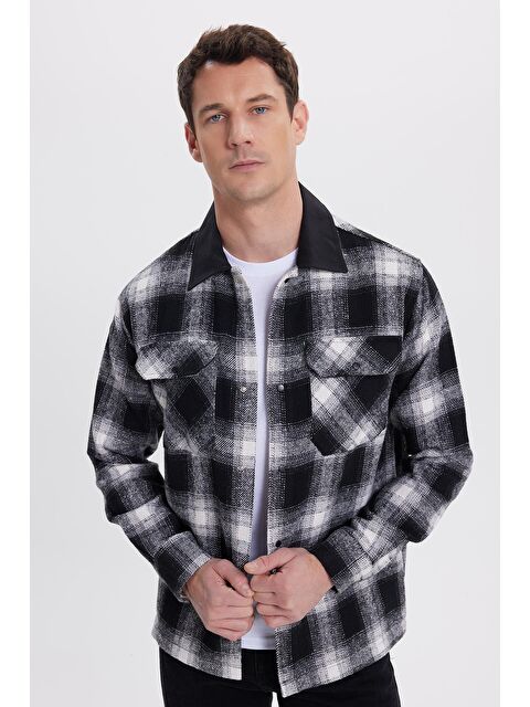 TUDORS Erkek Slim Fit Dar Kesim Çift Cepli Kapaklı Spor Yaka Kareli Oduncu Gömlek - S000493671-23173