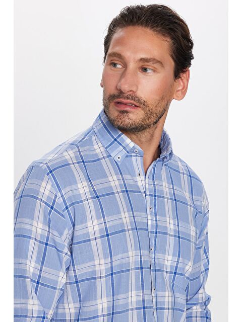 TUDORS Erkek Regular Fit Klasik Kesim %100 Pamuk Keten Doku Tek Cepli Kareli Düğmeli Yaka Gömlek