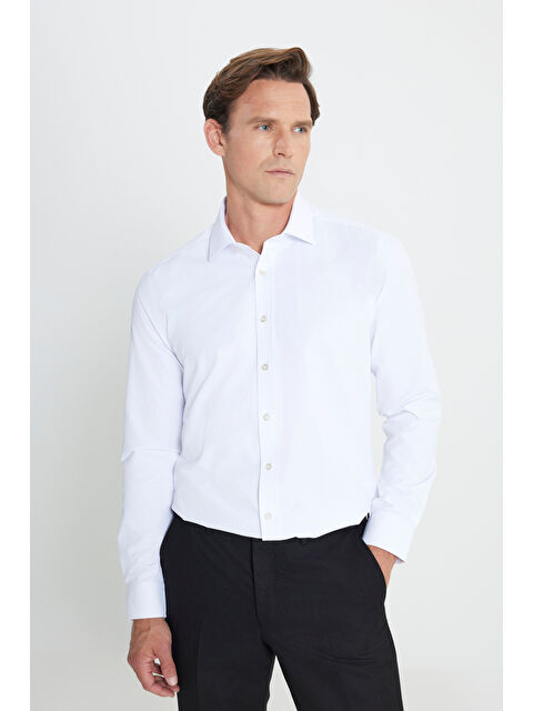Altınyıldız Classics Erkek Beyaz Slim Fit Dar Kesim Klasik Yaka Armürlü Gömlek - S000402486-20063