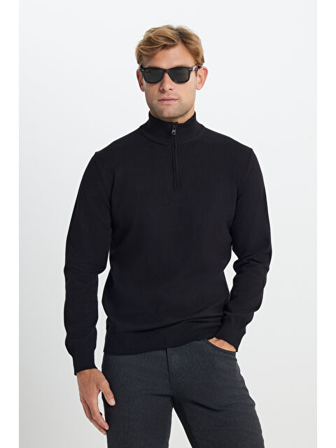 Altınyıldız Classics Erkek Siyah Pamuklu Sıcak Tutan Standart Fit Normal Kesim Bato Yaka Triko Kazak - S000402523-19351