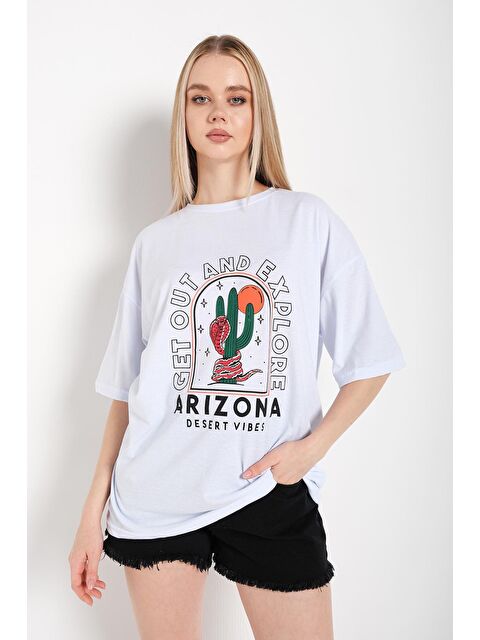 Trendseninle Kadın Beyaz Oversize Arizona Baskılı Tişört - S000116970-20063