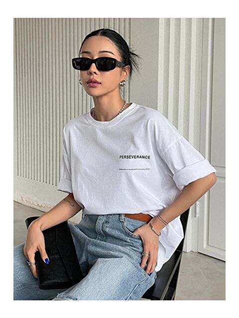 Trendseninle Kadın Beyaz Perseverance Baskılı Oversize Tişört - S000116986-20063
