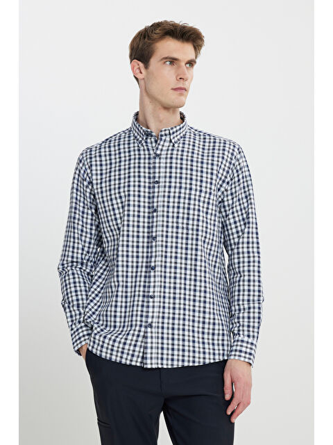 Altınyıldız Classics Erkek Lacivert-Beyaz Pamuklu Regular Fit Rahat Kesim Düğmeli Yaka Cepli Kareli Gömlek - S000402627-37341
