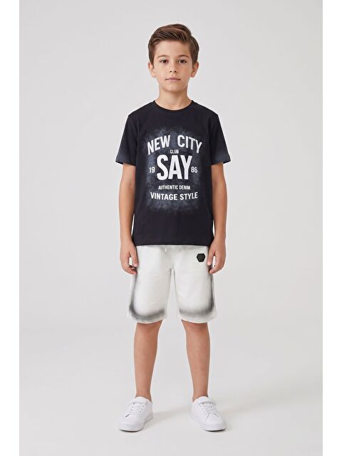 Cansın Mini Siyah Kabartmalı Yazılı Tişörtlü Desenli Şortlu Erkek Çocuk 2li Takım 23817