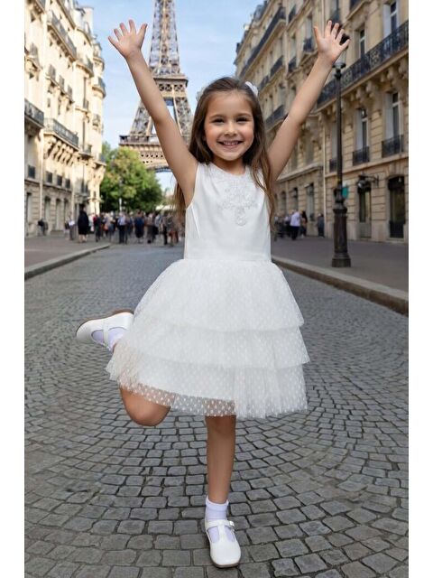 Riccotarz Kız Çocuk Yakası Dantel Örgü İşlemeli Eteği Kat Kat Puantiye Detaylı Kolsuz Beyaz Elbise