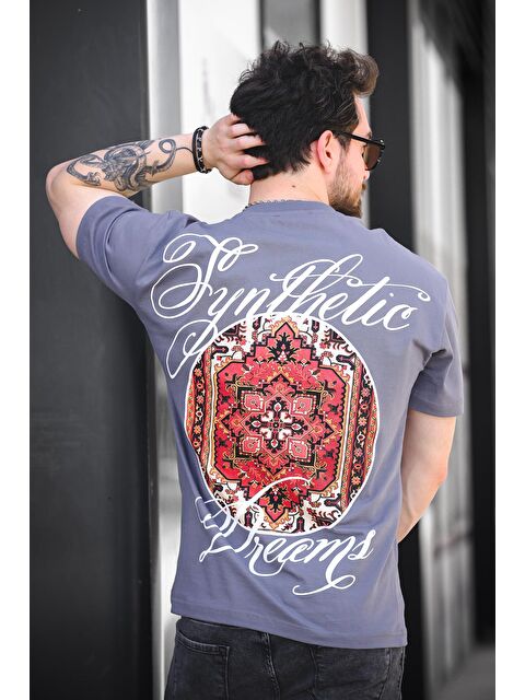 Oksit Etnik Desen Logolu Sırt ve Ön Baskılı Pamuklu Comfort Erkek Tişört