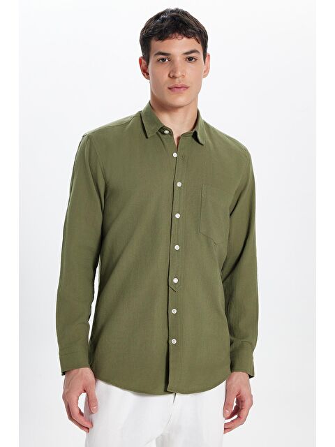 TUDORS Erkek Regular Fit Klasik Kesim %100 Pamuk Keten Doku Tek Cepli Yeşil Gömlek