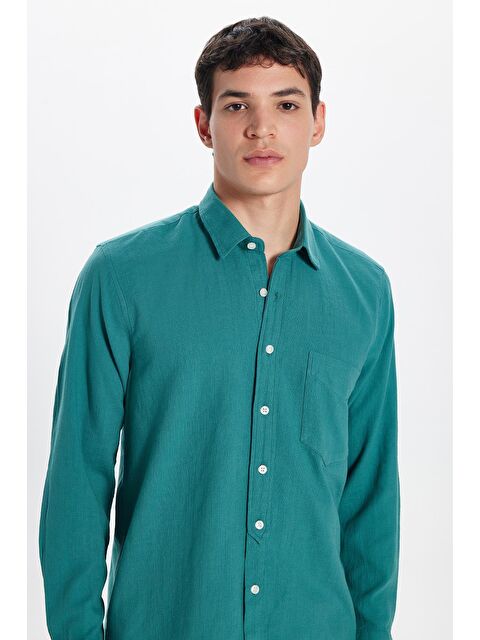 TUDORS Erkek Regular Fit Klasik Kesim %100 Pamuk Keten Doku Tek Cepli Petrol Gömlek