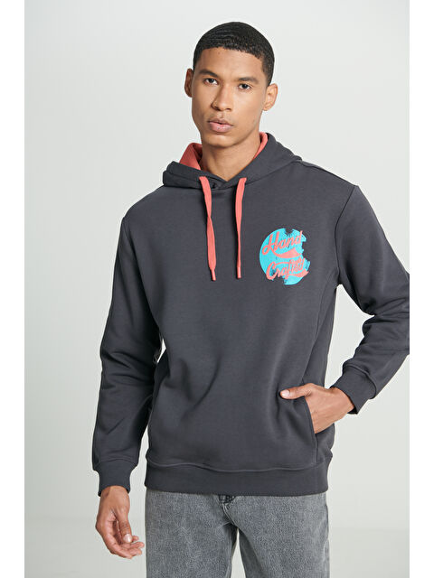 Lee Regular Fit Normal Kesim Kapüşonlu İçi Polarlı Sırt Baskılı Antrasit Sweatshirt - S000530578-29666