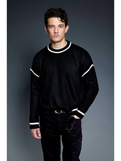 Abluka Online Erkek Oversize Yuvarlak Yaka Kontrast Detaylı Kazak Siyah - S000494255-19351