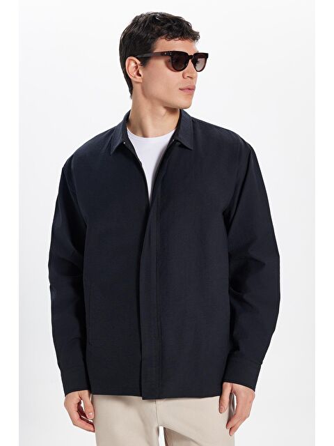 TUDORS Erkek Relax Fit Rahat Kesim Paraşüt Kumaş Cepli Tam Fermuarlı Apaş Yaka Mont Siyah Gömlek - S000368239-19351