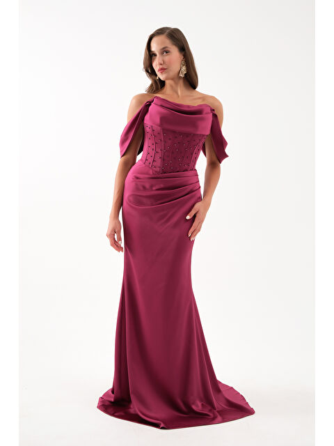 Lafaba Kadın Bordo Dar Kalıp Kayık Yaka Boncuklu Uzun Saten Abiye Elbise - S000430715-19951