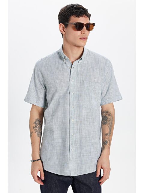 TUDORS Erkek Regular Fit Klasik Kesim %100 Pamuk Kısa Kollu Keten Doku Tek Cepli Çizgili Yeşil Gömlek