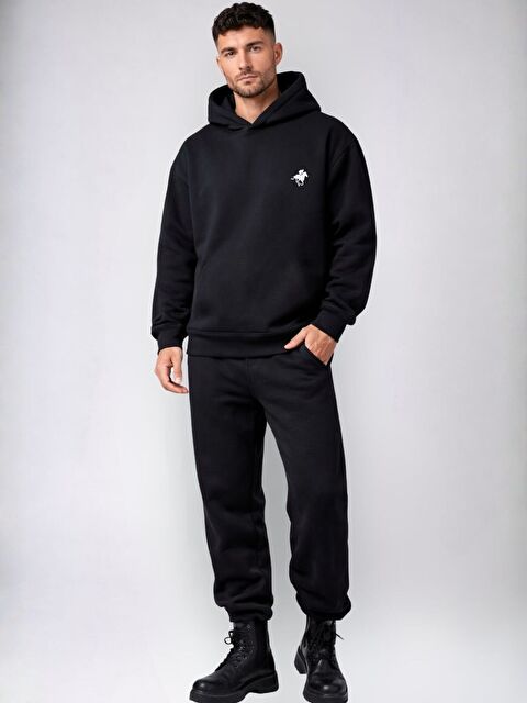 Trendseninle Horse Baskılı Pamuklu ve Bol Kalıp Unısex Siyah Eşofman Takımı