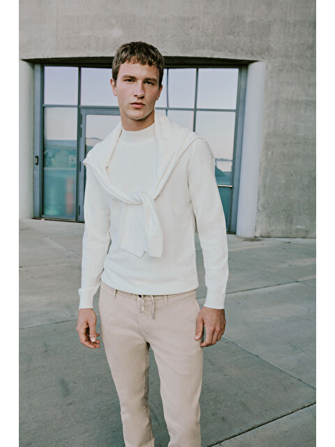 Altınyıldız Classics Erkek Ekru Pamuklu Standart Fit Normal Kesim Yarım Balıkçı Yaka Triko Kazak - S000422930-19965