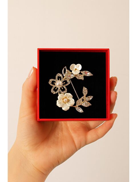 New Obsessions İnci Çiçekli Zarif Broş Yaka İğnesi - S000486696-20076
