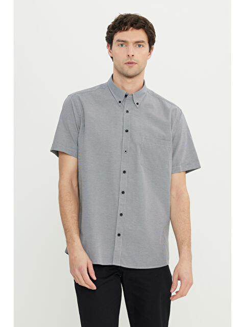 Altınyıldız Classics Erkek Siyah Regular Fit Rahat Kesim Düğmeli Yaka Pamuklu Kareli Kısa Kollu Gömlek