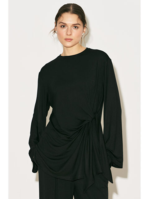 Manuka Easy Bağlama Detaylı Bluz Siyah