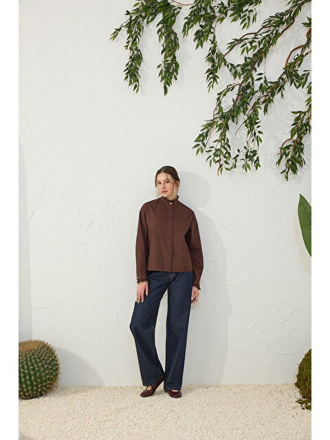 AKER Kahverengi Fonksiyonel Dantel Detaylı Bluz