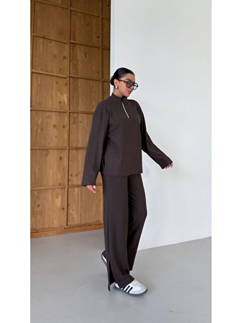 Trendseninle Kadın Kahverengi Yarım Fermuarlı Dik Yaka Kazak Alt-Üst Pantolonlu Takım - S000426171-19413