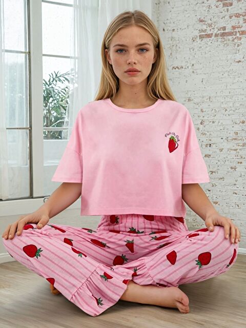 carla10 Pembe Çilek Desenli Kadın Kısa Kollu Pijama Takımı - S000430776-20024