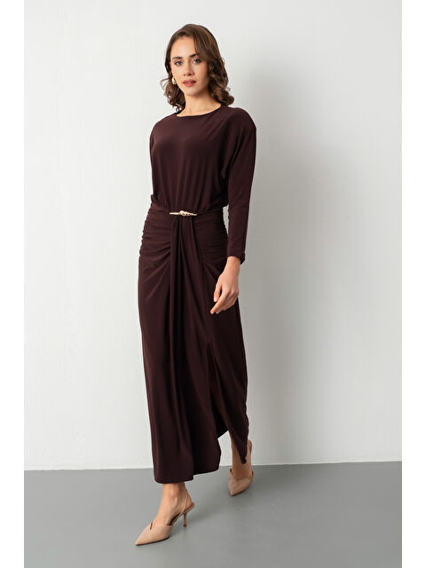 Lafaba Kadın Kahverengi Bisiklet Yaka Aksesuar Detay Yırtmaçlı Midi Davet Elbisesi - S000491310-19413