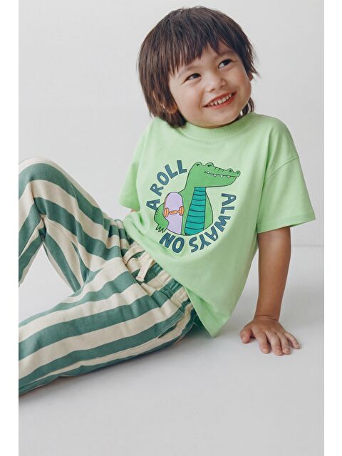 Magu Erkek Çocuk Pamuklu Yeşil Timsah Baskılı T-Shirt Ve Çizgili Eşofman Takım - S000513188-18194