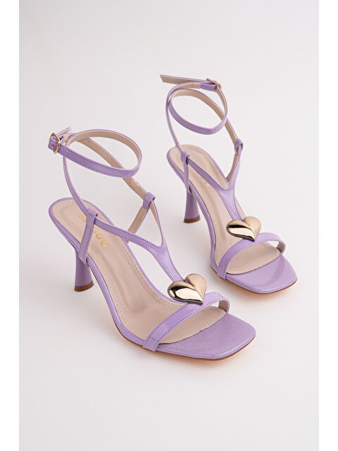 Muggo HEART Kalp Aksesuarlı İnce Topuklu Kadın Sandalet