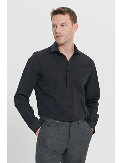 AC&Co / Altınyıldız Classics Erkek Siyah Pamuklu Slim Fit Dar Kesim Klasik Yaka Armürlü Gömlek