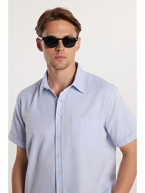 TUDORS Erkek Regular Fit Klasik Kesim Kısa Kollu Pamuklu Tek Cepli Armürlü Açık Mavi Gömlek