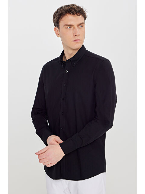 AC&Co / Altınyıldız Classics Erkek Siyah Pamuklu Slim Fit Dar Kesim Düğmeli Yaka Gömlek