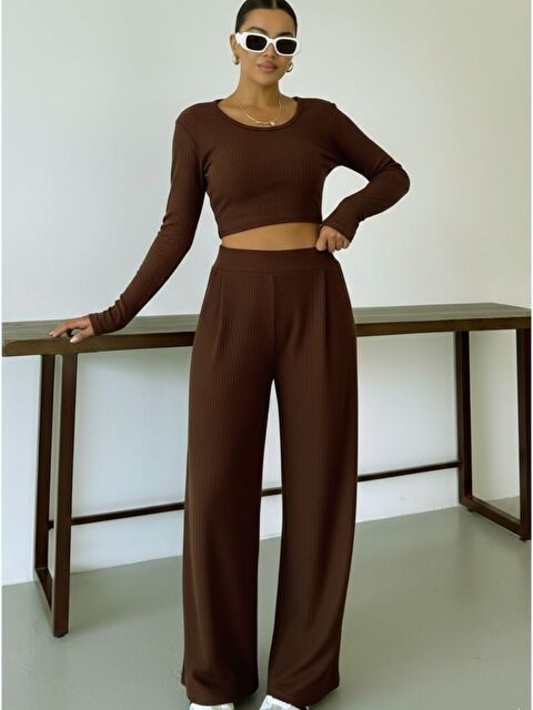 Trendseninle Kadın Kahve Yuvarlak Yaka Bluzlu Alt-Üst Pantolonlu İnterlok Takım - S000426167-19413