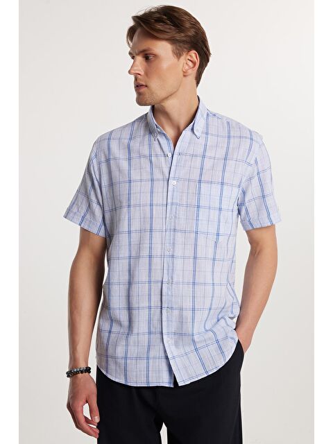 TUDORS Erkek Regular Fit Klasik Kesim %100 Pamuk Keten Doku Tek Cepli Kareli Kısa Kollu Düğmeli Yaka Gömlek