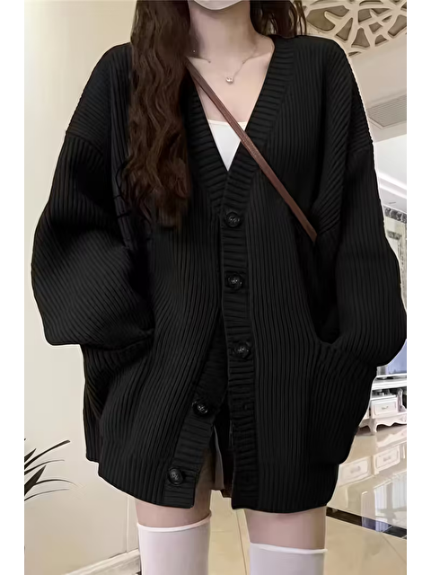 Tarz Cool Kadın Siyah Oversize Cepli Düğmeli V Yaka Triko Hırka - S000478481-19351