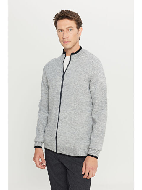 AC&Co / Altınyıldız Classics Erkek Gri Melanj Standart Fit Normal Kesim Dik Yaka Triko Hırka