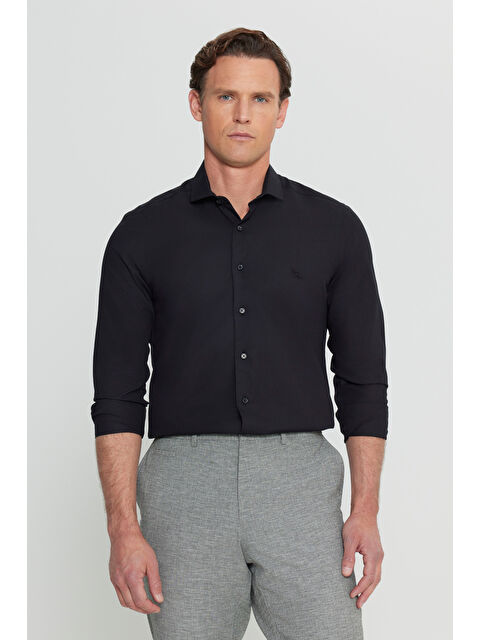 Altınyıldız Classics Erkek Siyah Slim Fit Dar Kesim Küçük İtalyan Yaka Armürlü Gömlek