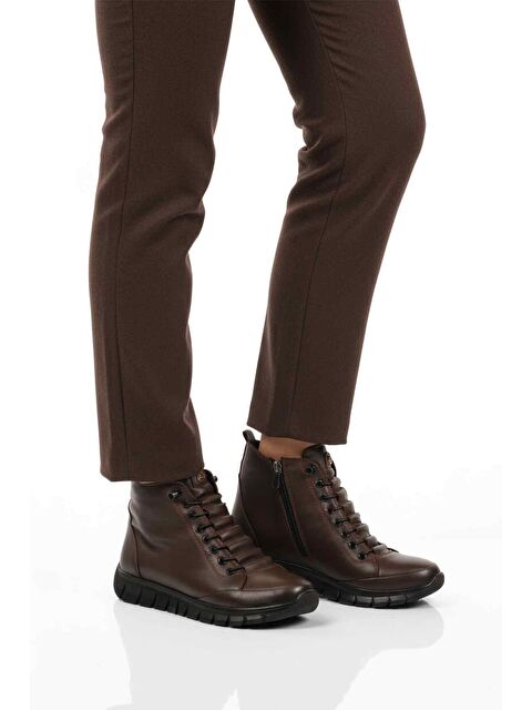 Ayakmod Kahve Hakiki Deri İçi Polarlı Kaymaz Fermuarlı Kadın Bot 3910 Z - S000478493-19413