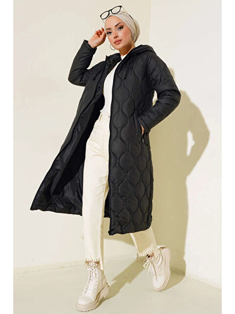 Hazelin Kadın Siyah Kapüşonlu Kapitone Uzun Şişme Tesettür Mont HZL25W-BD151771 - S000439750-19351