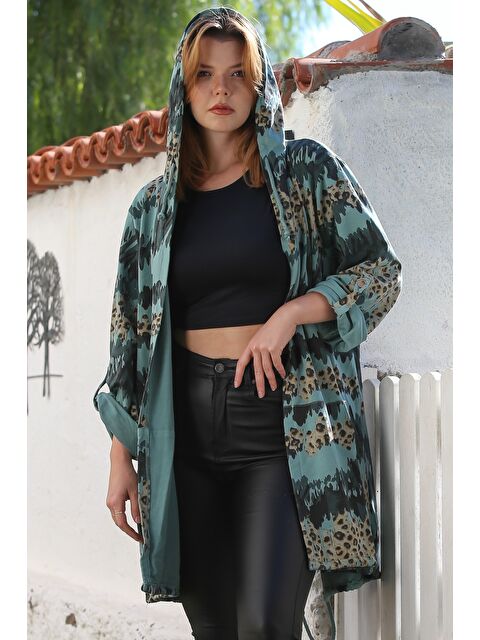 Chiccy İtalyan Yeşil Kapüşonlu Düğmeli Uzun Kollu Leopar Desenli Cepli İnce Casual Dokuma Ceket 88 72 - S000469105-18194
