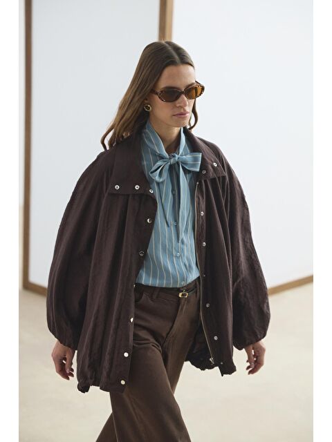 Kadriye Baştürk Dik Yaka Büzgülü Bomber Ceket Kahverengi - S000510761-19413