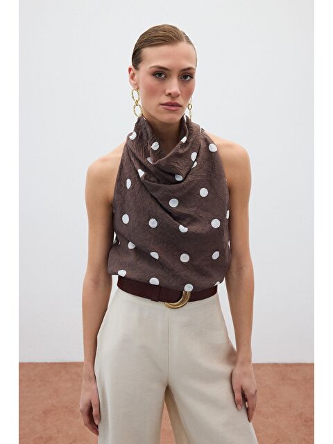 SATEEN Kolsuz Puantiye Desenli Bluz - Kahve - S000405263-19413